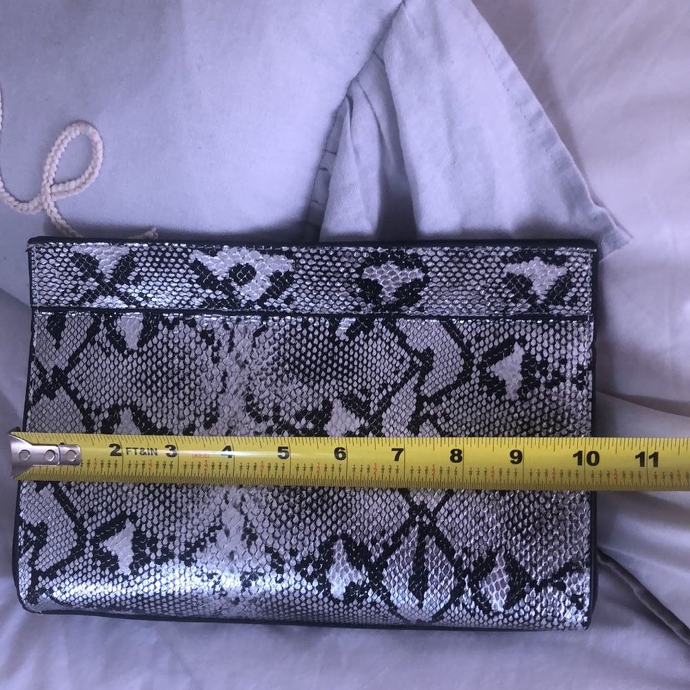 NWOT faux snake skin clutch with detach gold strap - Picture 8 of 10